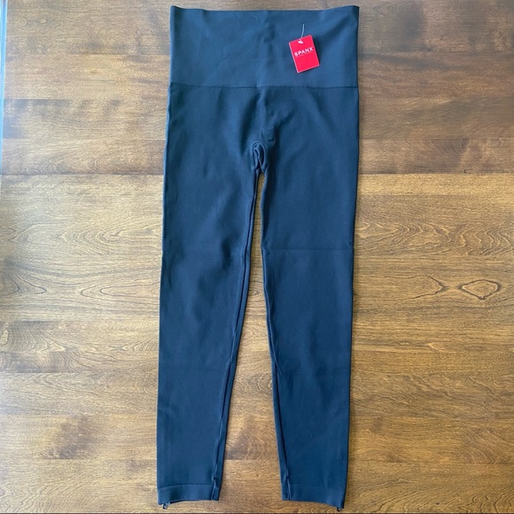 Spanx Plus Size 1X Seamless Side Zip Leggings Black NEW - Picture 1 of 4